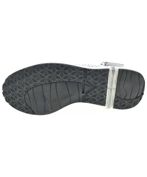 DIESEL รองเท้าผ้าใบ