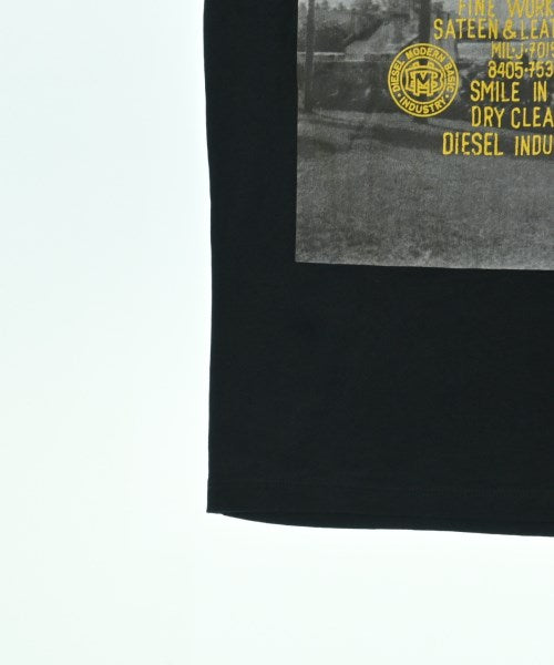 DIESEL เสื้อยืด/เสื้อท็อปส์