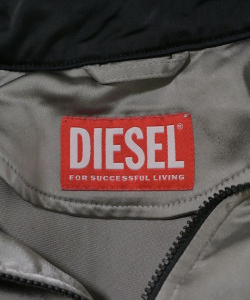 DIESEL เสื้อยืด/เสื้อท็อปส์