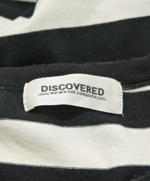 DISCOVERED เสื้อยืด/เสื้อท็อปส์