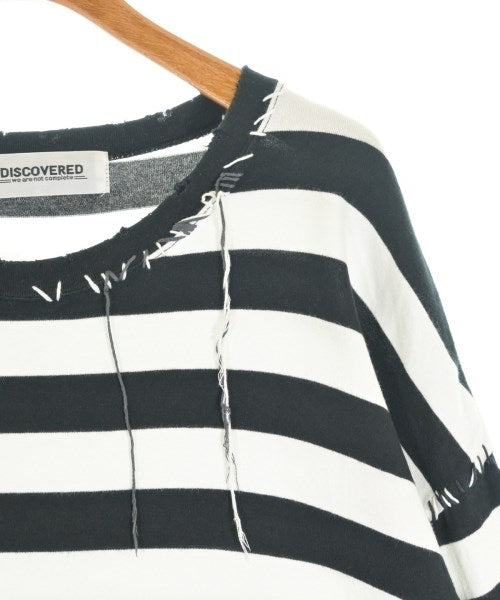 DISCOVERED เสื้อยืด/เสื้อท็อปส์