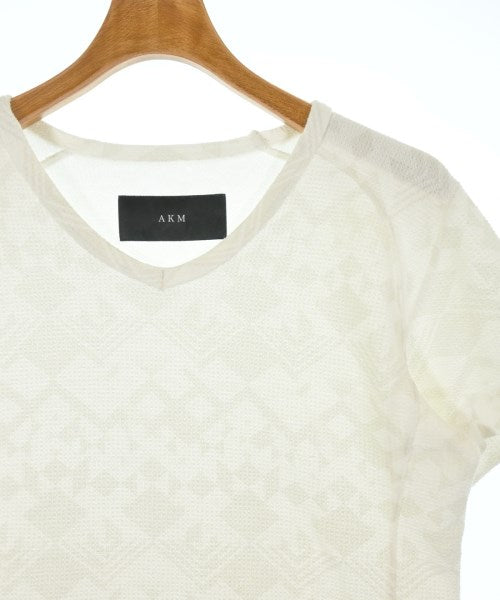 AKM เสื้อยืด/เสื้อท็อปส์