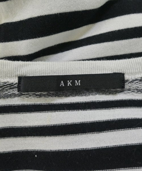 AKM เสื้อยืด/เสื้อท็อปส์