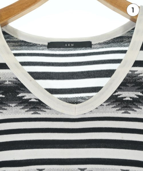 AKM เสื้อยืด/เสื้อท็อปส์