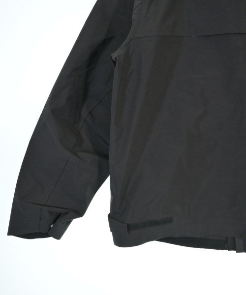 STONE ISLAND เสื้อพาร์กาภูเขา