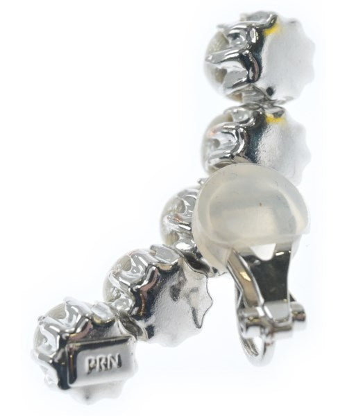 petite robe noire ต่างหู