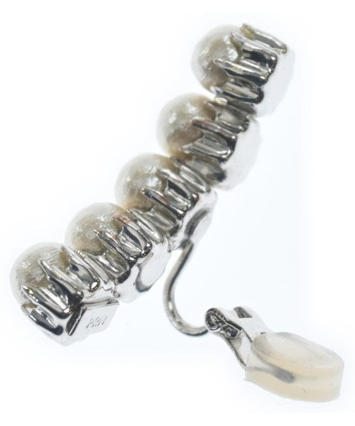 petite robe noire ต่างหู