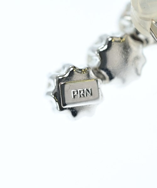 petite robe noire ต่างหู