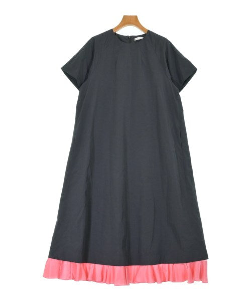 petite robe noire ชุดเดรส