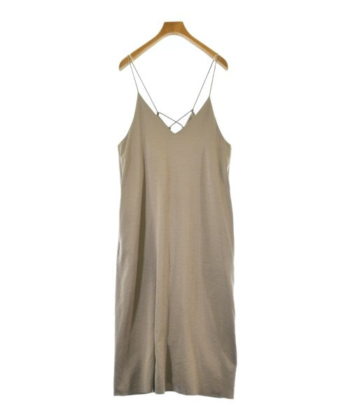 Kastane ชุดเดรส