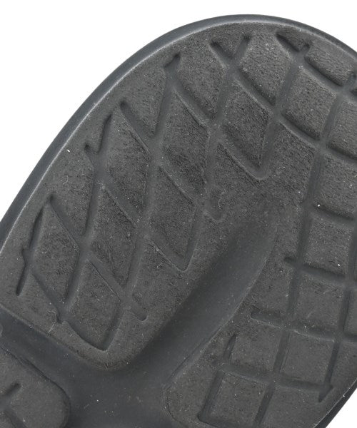 TAKAHIROMIYASHITATheSoloist. รองเท้าแตะ