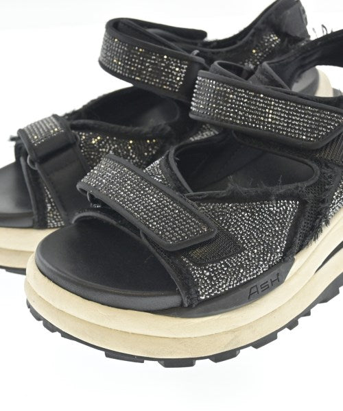 Ash รองเท้าแตะ