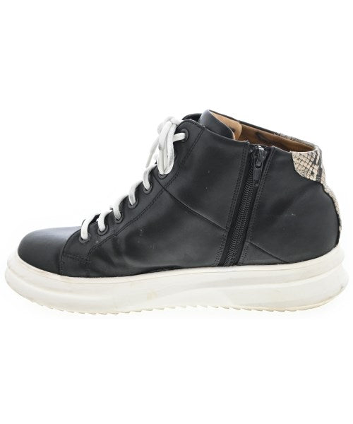 Bridget Birkin รองเท้าผ้าใบ