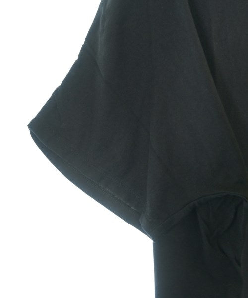 ZUCCa เสื้อยืด/เสื้อท็อปส์