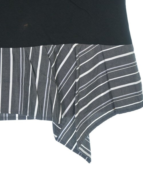 ZUCCa เสื้อยืด/เสื้อท็อปส์