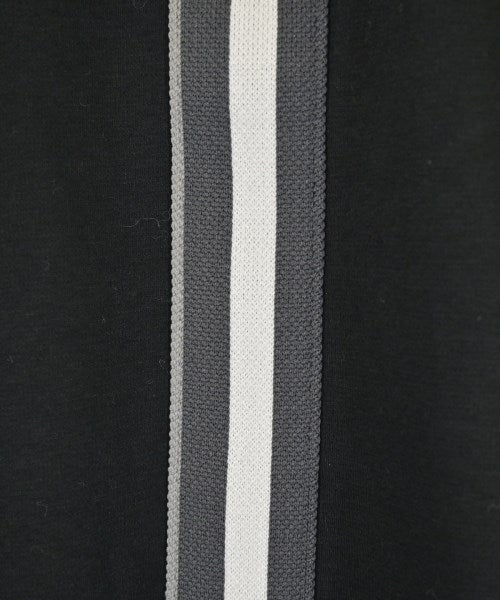 ZUCCa เสื้อยืด/เสื้อท็อปส์