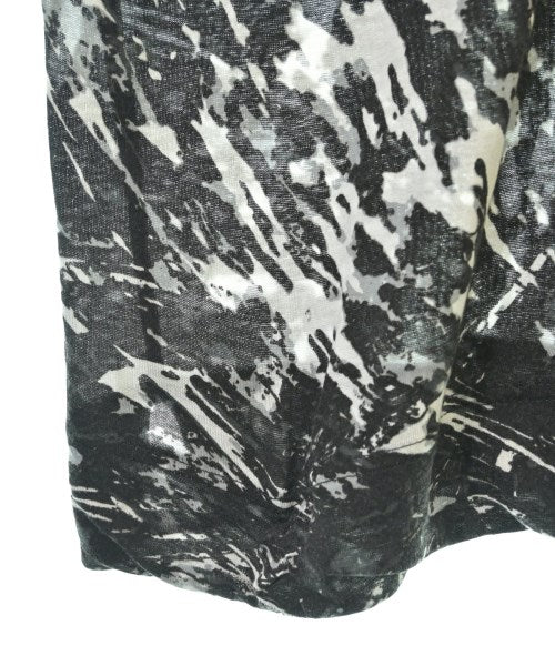 ZUCCa เสื้อยืด/เสื้อท็อปส์