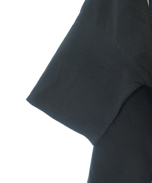 ZUCCa เสื้อยืด/เสื้อท็อปส์