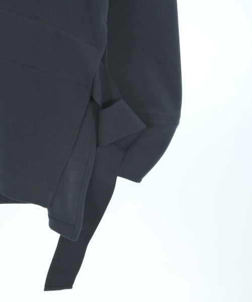ZUCCa เสื้อยืด/เสื้อท็อปส์
