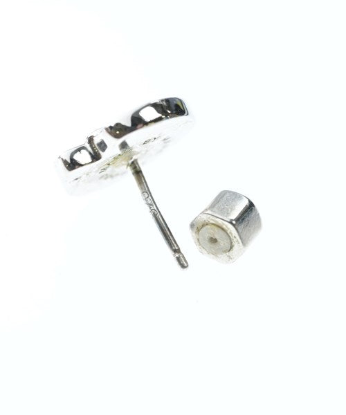 MARC BY MARC JACOBS เจาะ