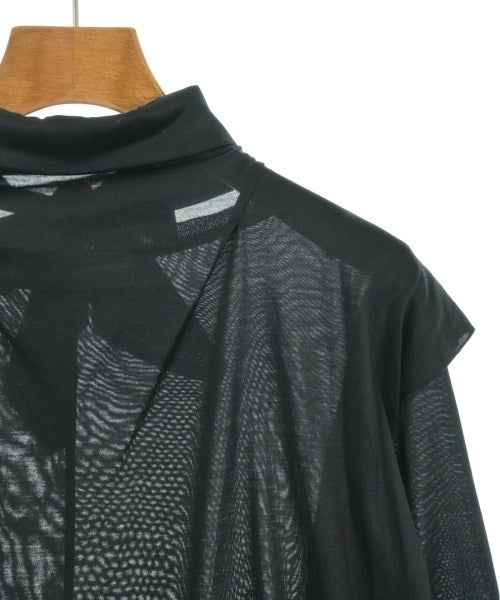 TOGA เสื้อยืด/เสื้อท็อปส์