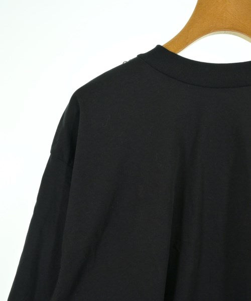 TOGA เสื้อยืด/เสื้อท็อปส์