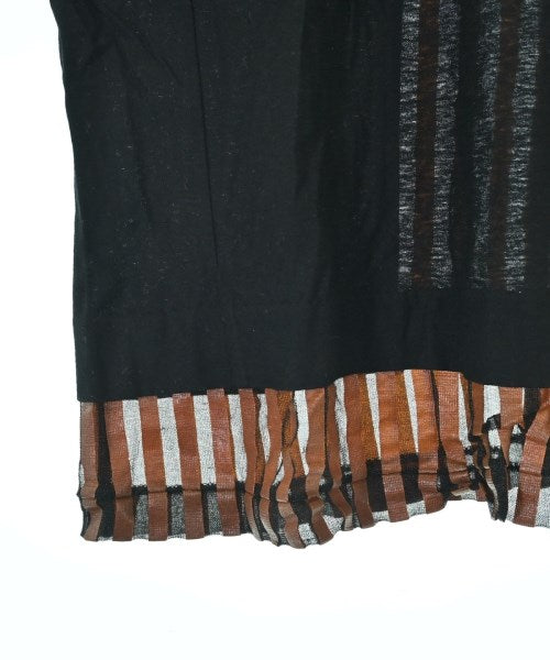 TOGA เสื้อยืด/เสื้อท็อปส์