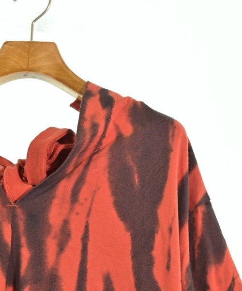 TOGA เสื้อยืด/เสื้อท็อปส์