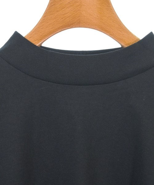 TOGA เสื้อยืด/เสื้อท็อปส์