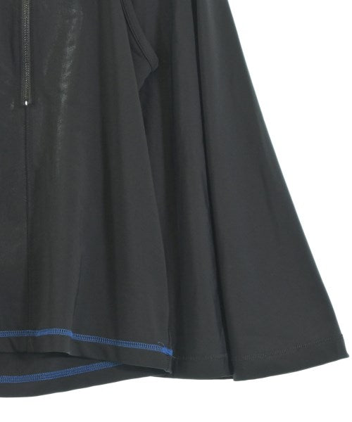 TOGA เสื้อยืด/เสื้อท็อปส์