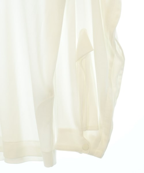 TOGA เสื้อยืด/เสื้อท็อปส์