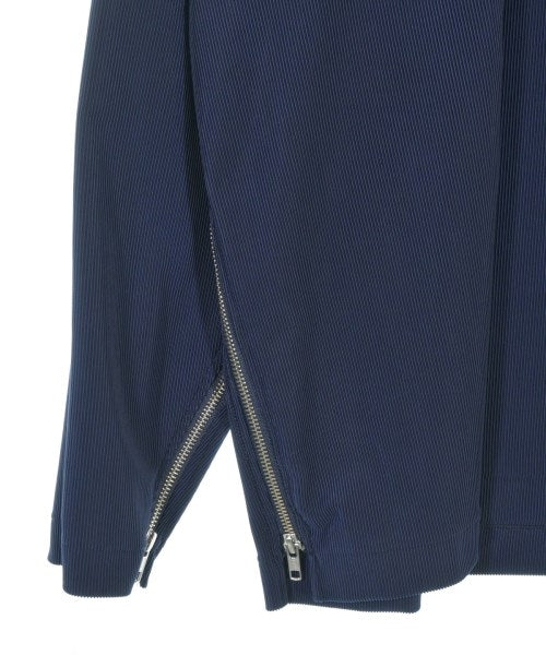 TOGA เสื้อยืด/เสื้อท็อปส์