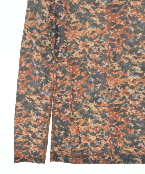 TOGA เสื้อยืด/เสื้อท็อปส์