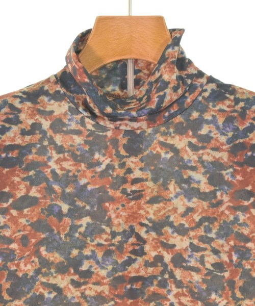 TOGA เสื้อยืด/เสื้อท็อปส์