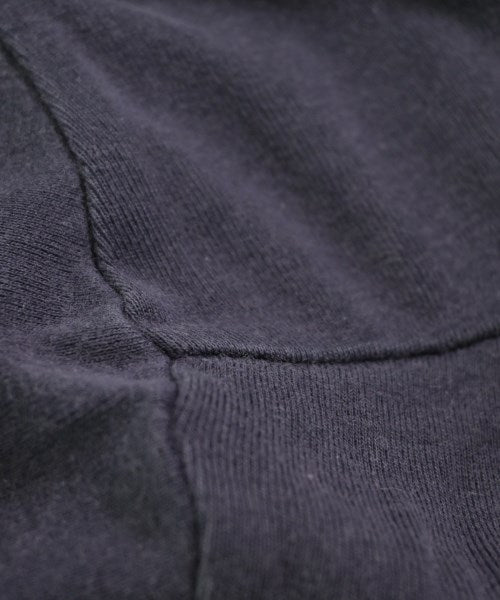 TOGA เสื้อยืด/เสื้อท็อปส์