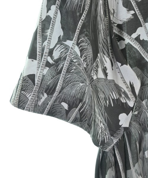 sacai เสื้อลำลอง