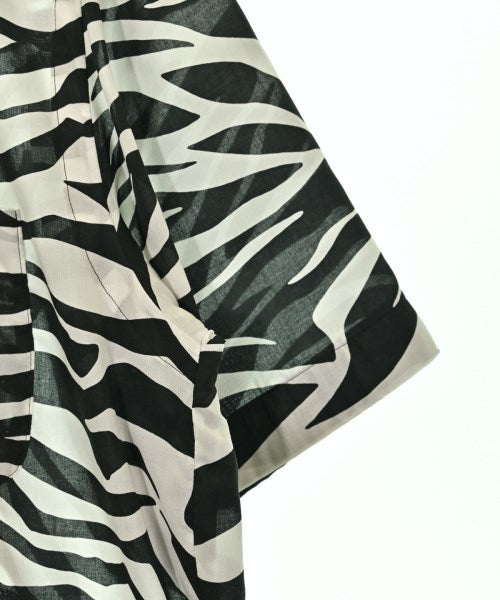 sacai เสื้อลำลอง