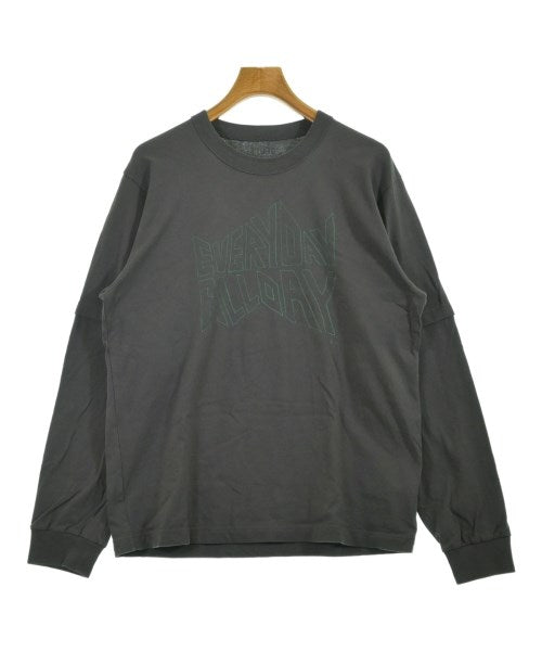 sacai เสื้อยืด/เสื้อท็อปส์
