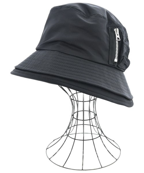 sacai หมวก