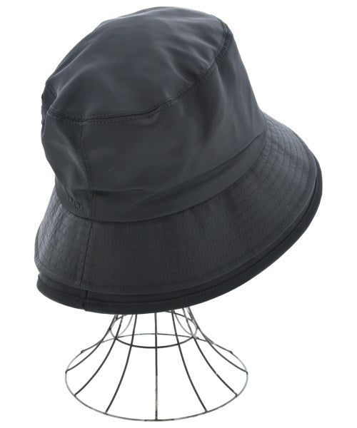 sacai หมวก