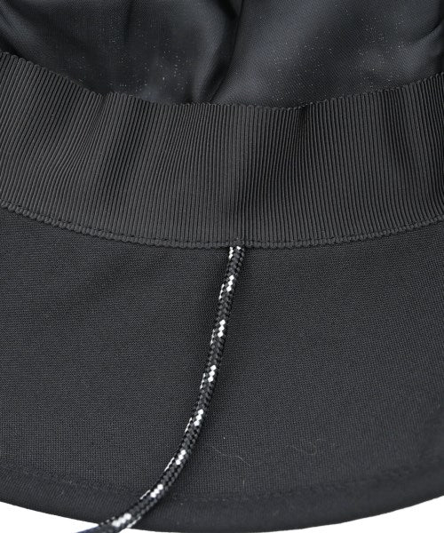 sacai หมวก