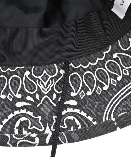 sacai หมวก