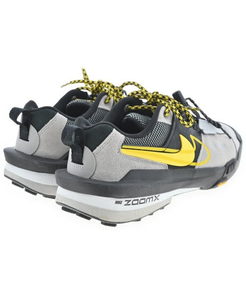 sacai รองเท้าผ้าใบ