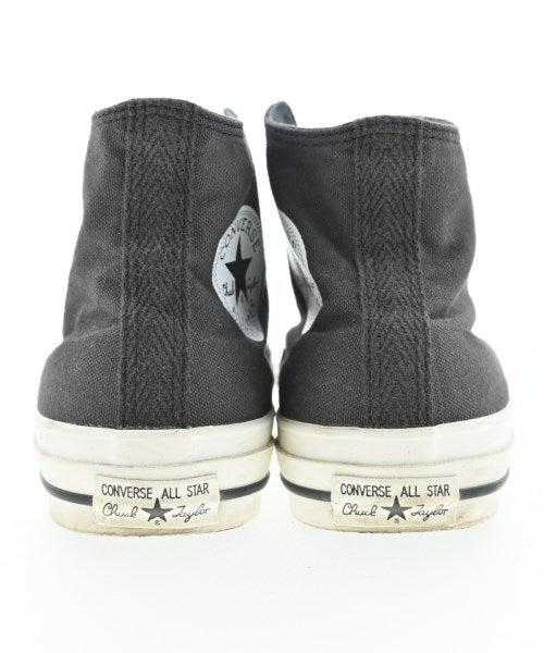 MHL. รองเท้าผ้าใบ