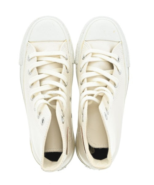 MHL. รองเท้าผ้าใบ