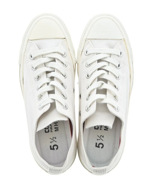 MHL. รองเท้าผ้าใบ