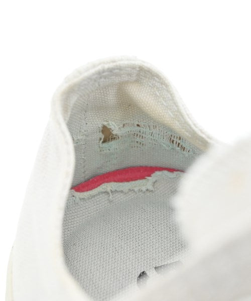 MHL. รองเท้าผ้าใบ