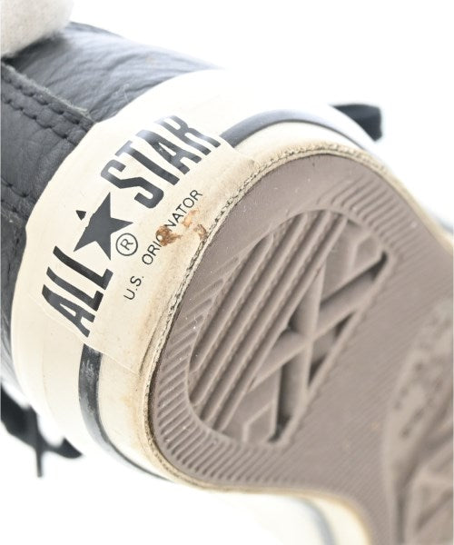 MHL. รองเท้าผ้าใบ