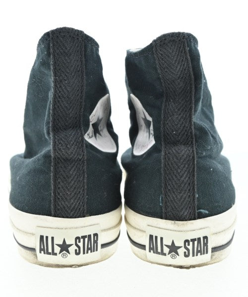 MHL. รองเท้าผ้าใบ