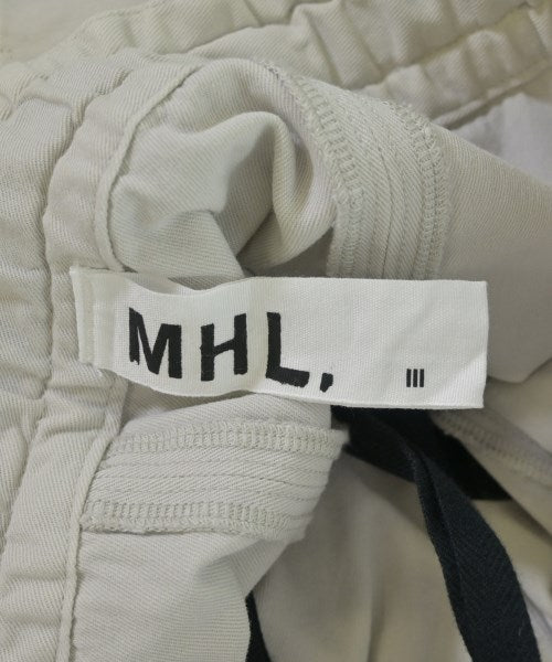 MHL. กระโปรงยาวถึงเข่า